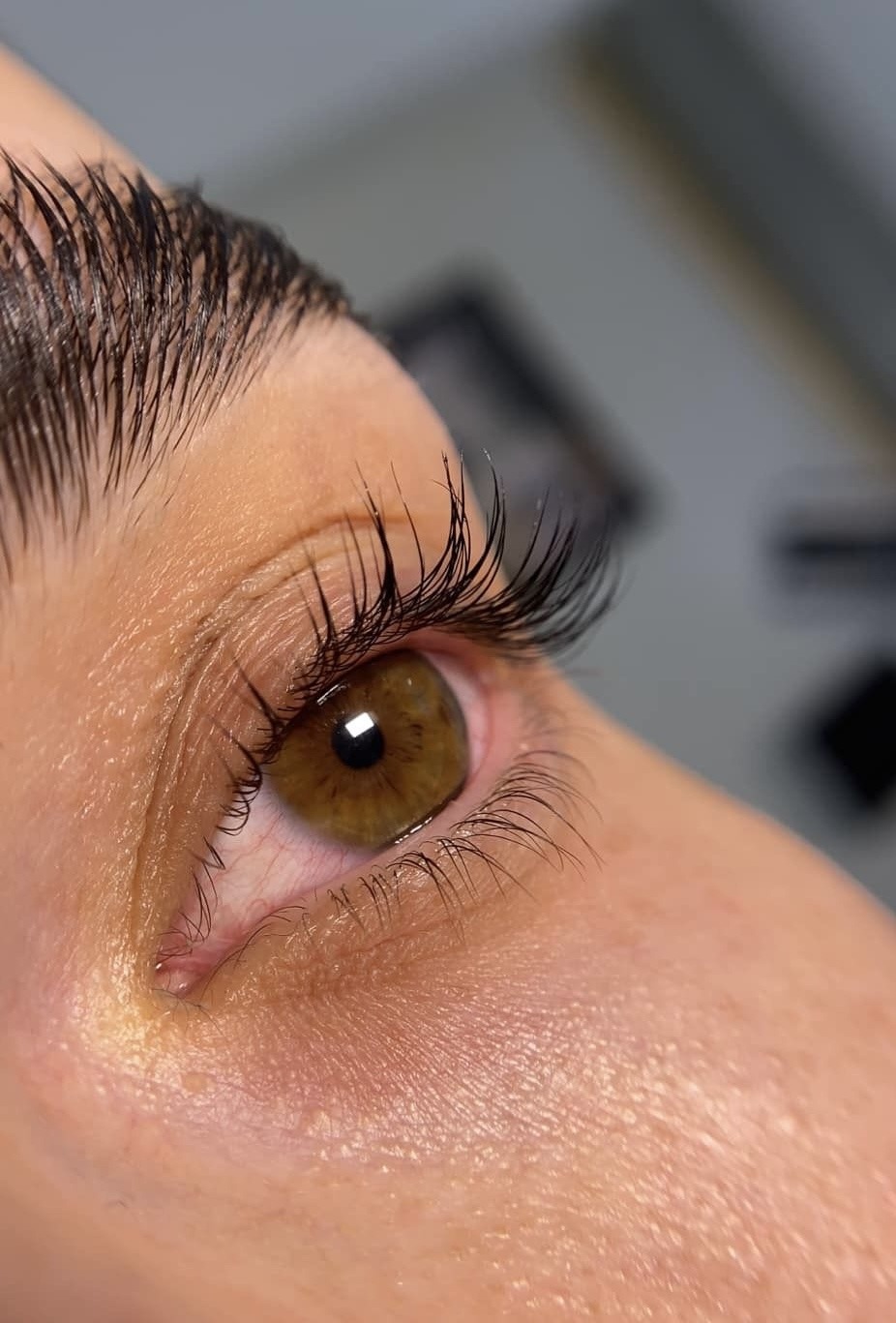 stylizacja brwi Łódź En Ju Studio – perfekcyjny kształt i naturalny efekt