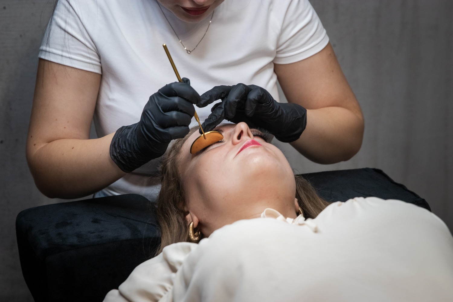 stylizacja brwi Łódź En Ju Studio – perfekcyjny kształt i naturalny efekt