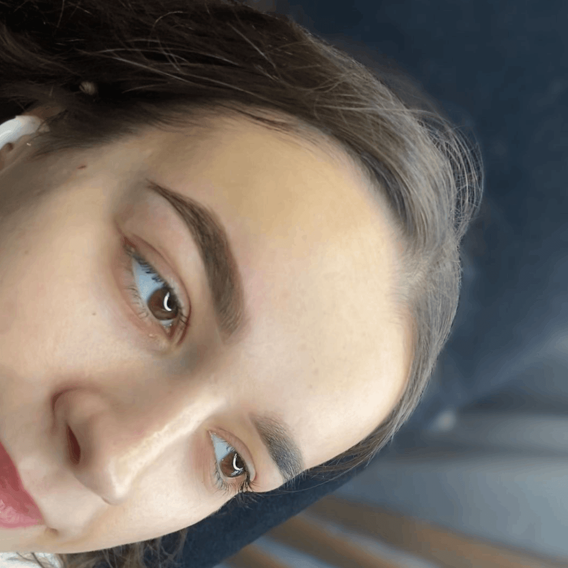 stylizacja brwi Łódź En Ju Studio – perfekcyjny kształt i naturalny efekt